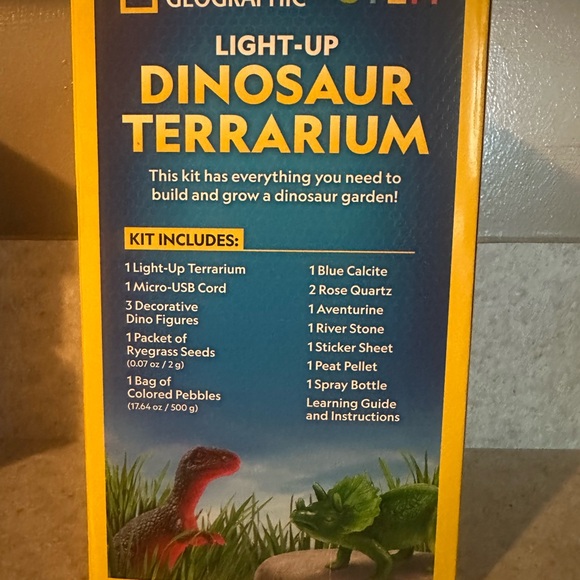 National Geographic Light-Up Dinosaur Terrarium - Picture 3 of 6